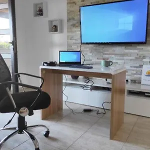 Casa Krisma, Fabulous Modern Spacious 2 Bedrooms Apartment, Remote Work, Fast Wifi, Parking And Ac Apartment